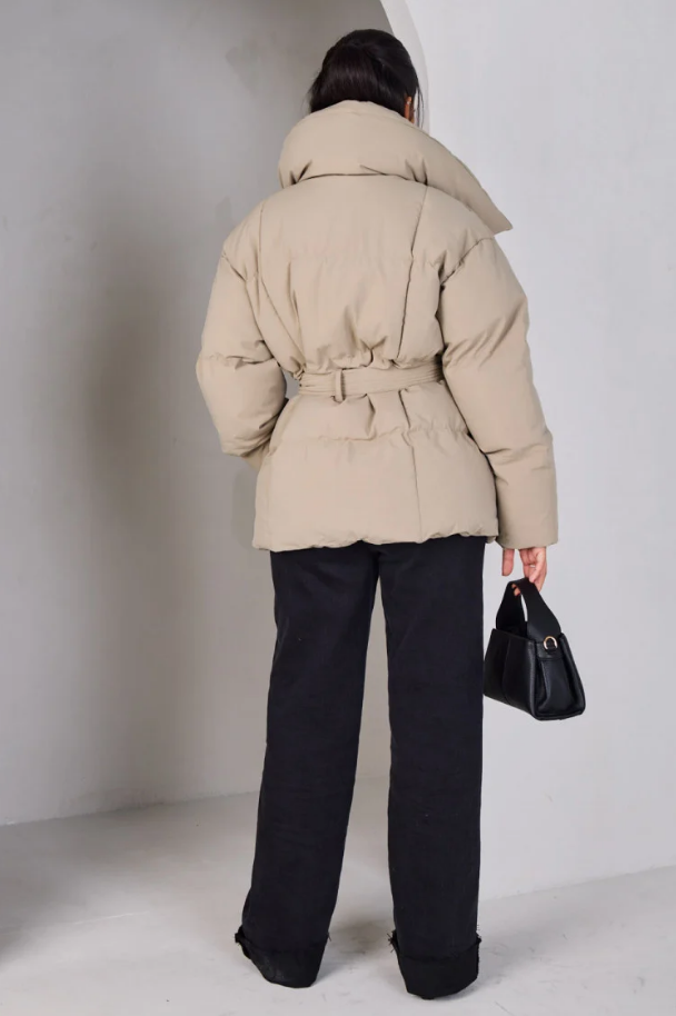 Short down jacket with belt