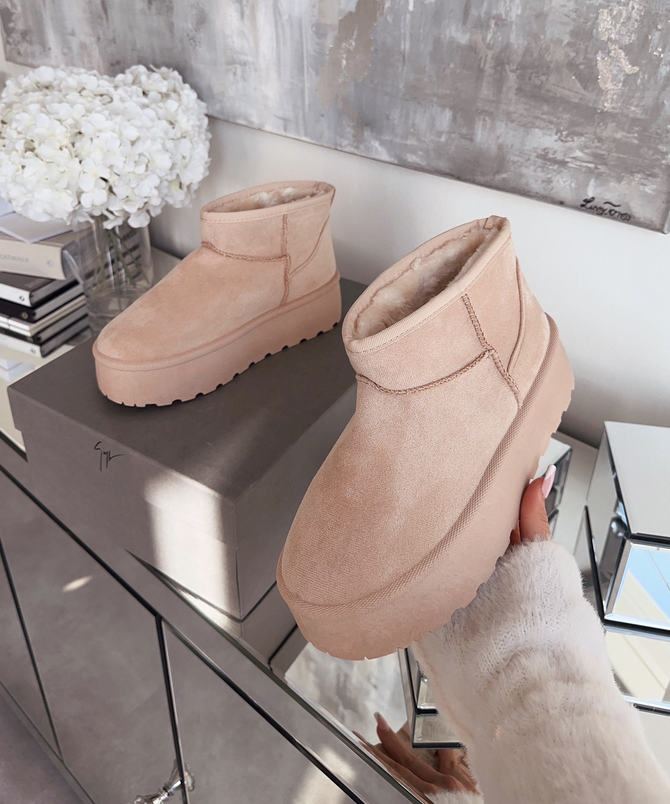 Beige platform ankle boots with lining