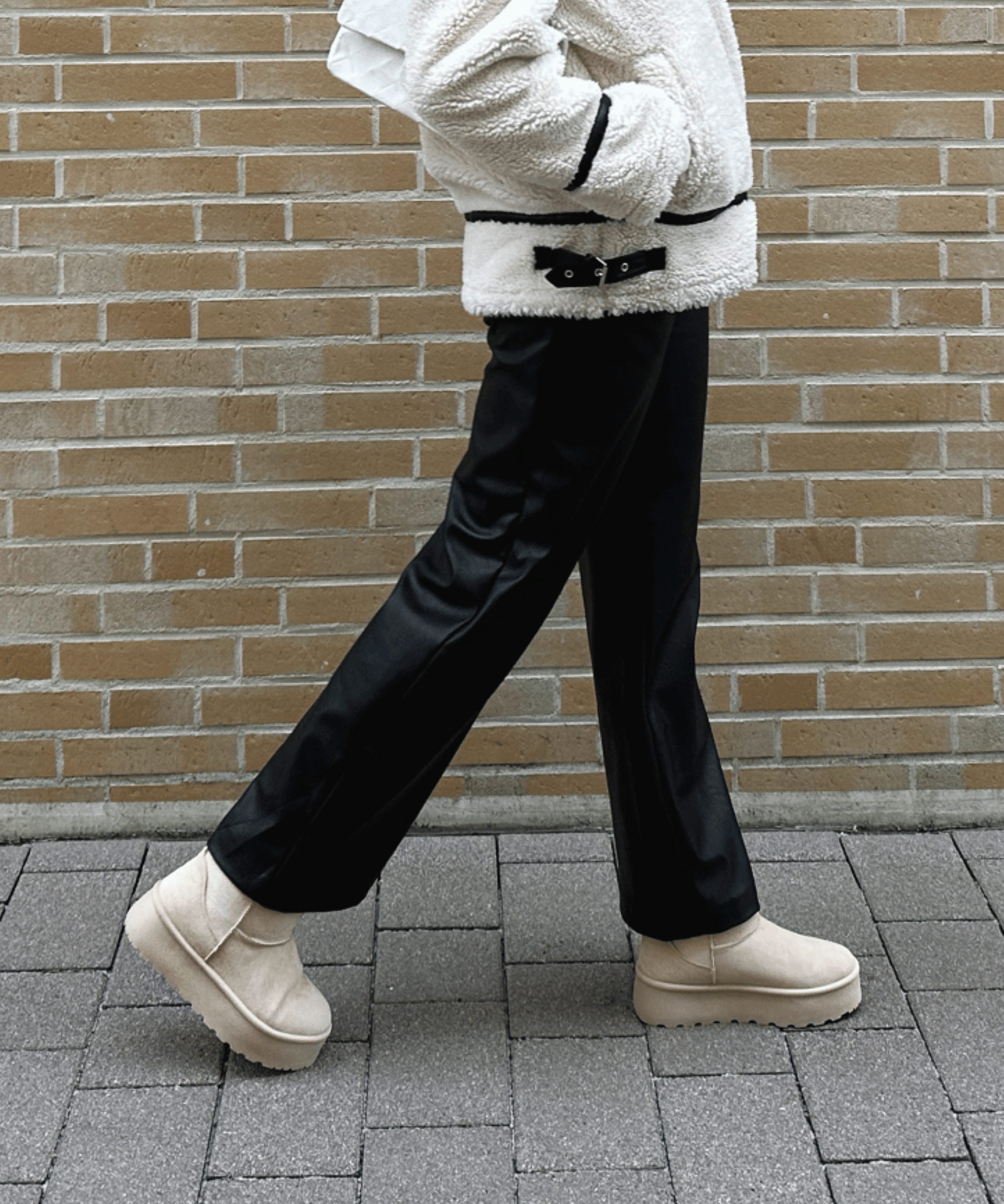 Beige platform ankle boots with lining