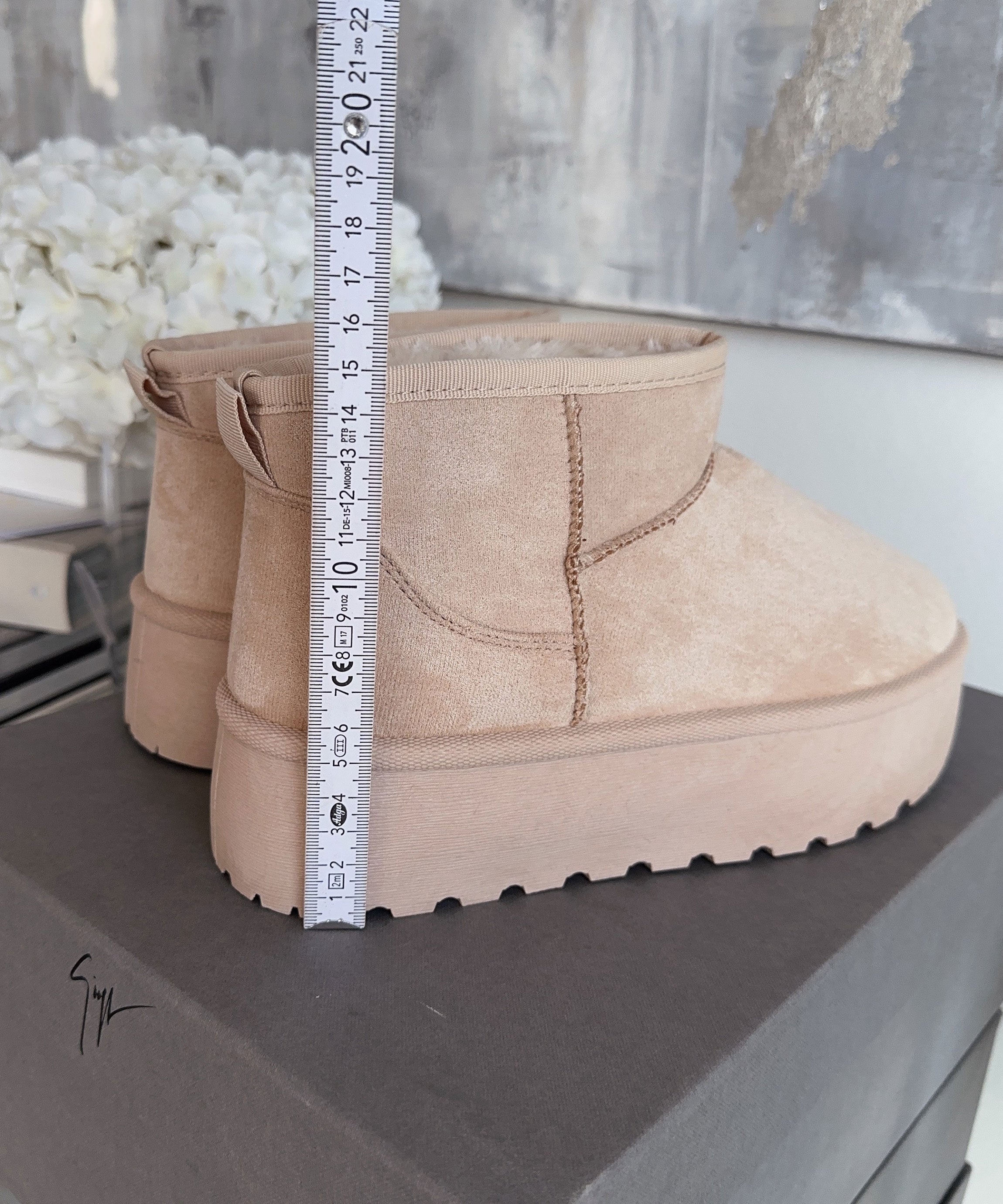 Beige platform ankle boots with lining