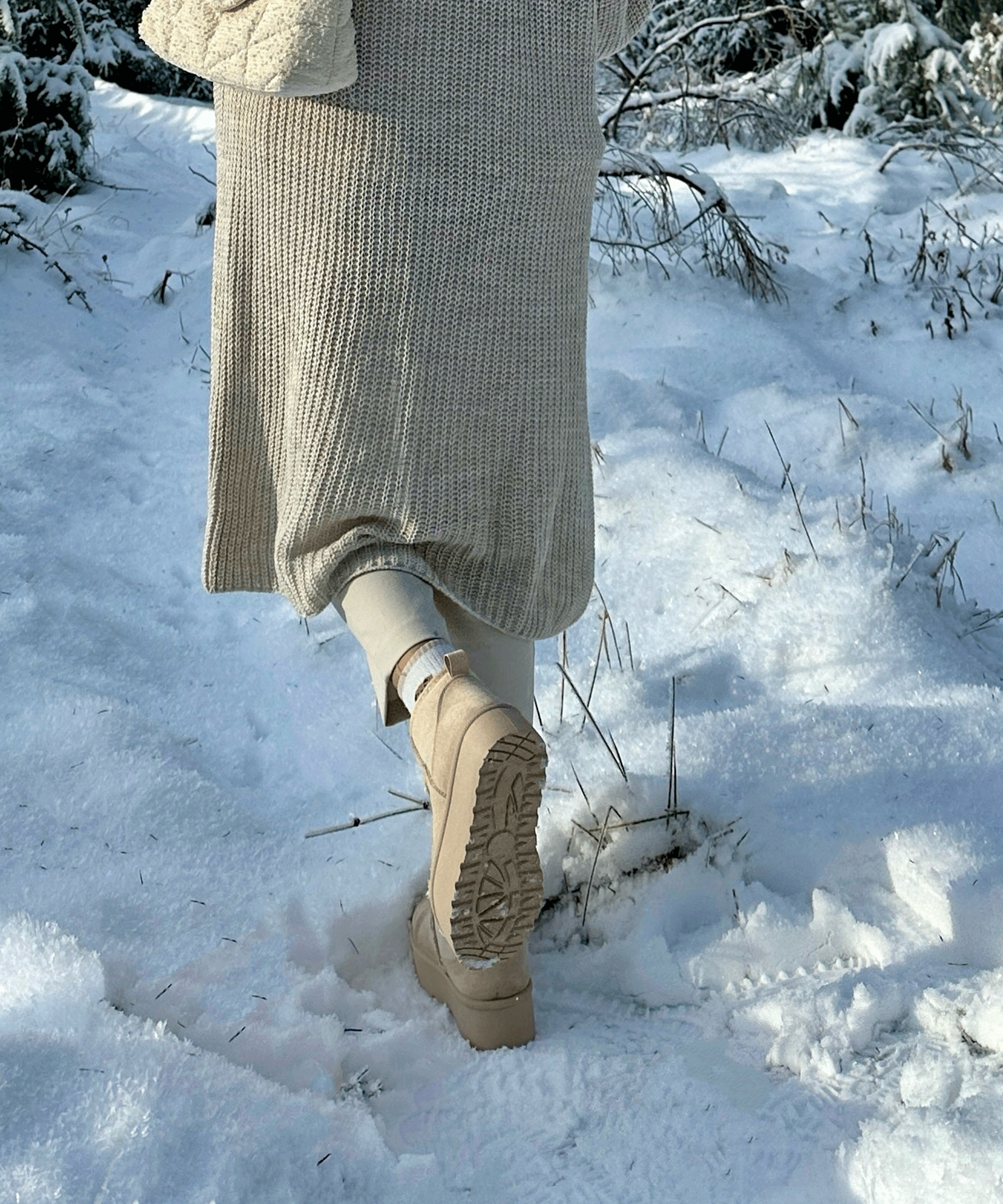 Beige platform ankle boots with lining